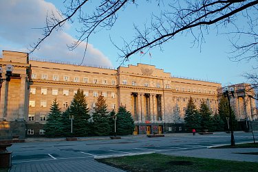 В поддержку врачей, авиаперевозчиков 